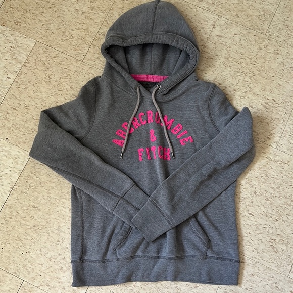 Abercrombie sweater - Picture 1 of 2